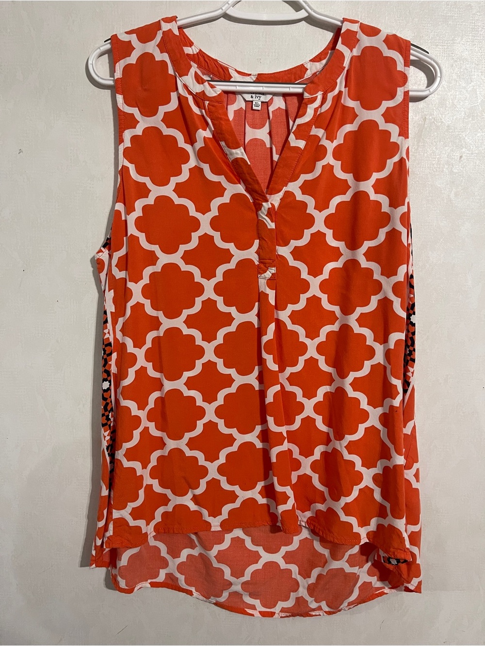 Womens Crown and Ivy Orange Geometric V-Neck Sleeveless Blouse Size X Large